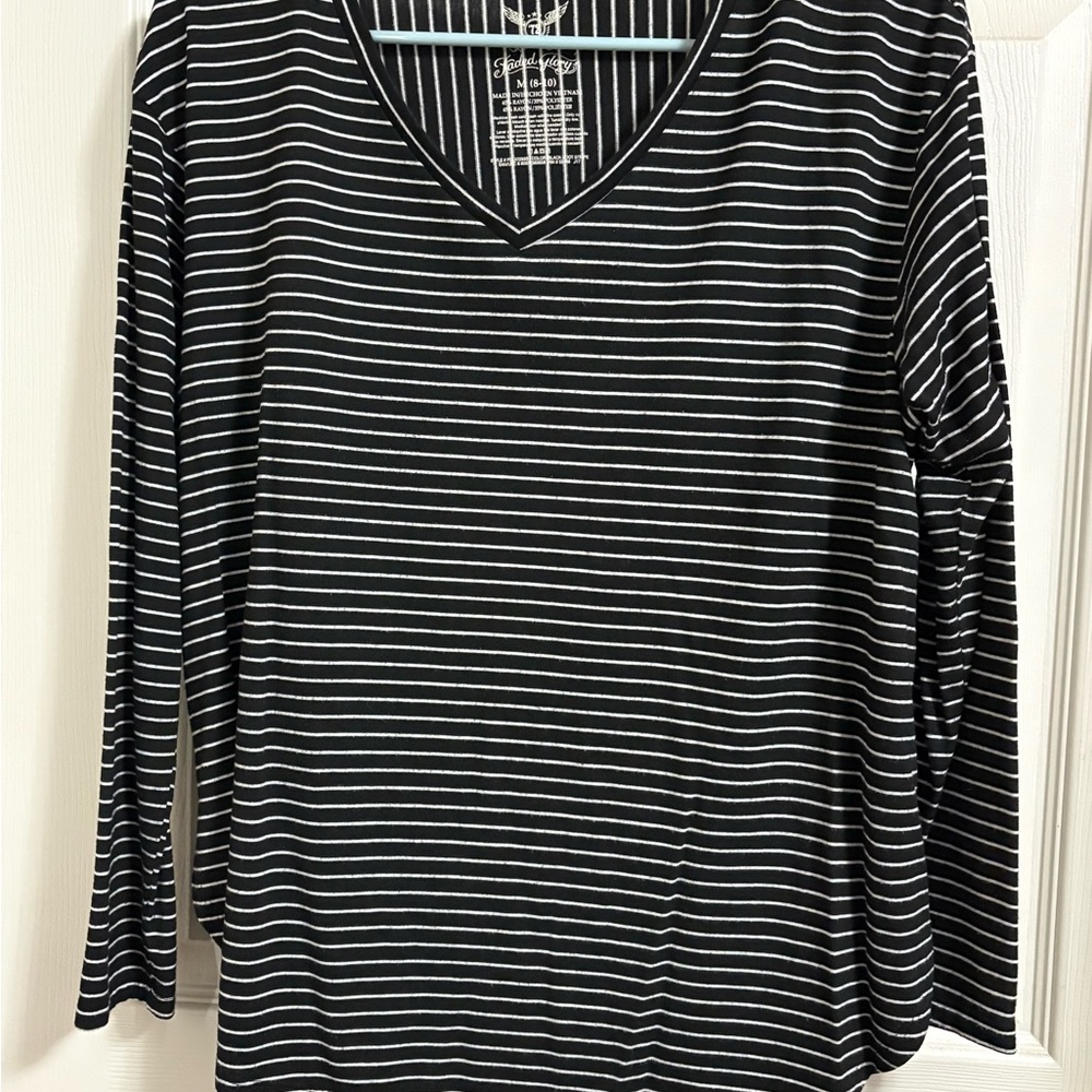 Faded Glory Black and White Striped Long Sleeve Tee